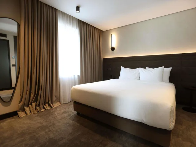 جناح، Novotel Tbilisi Center 2/7