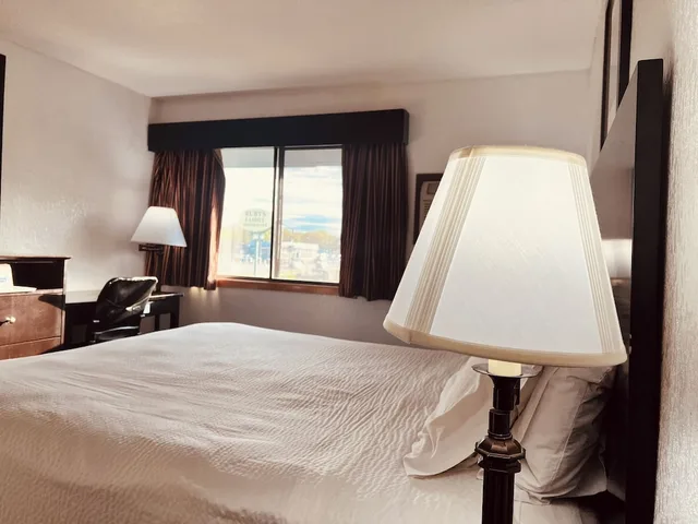 غرفة بسرير كينج لذوي الإعاقة، Travelodge By Wyndham Valleyfair Shakopee 7/7