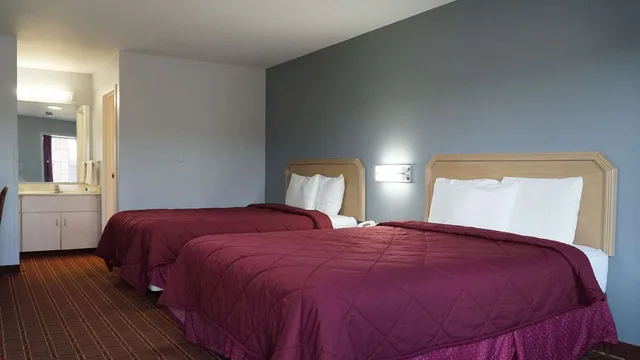 غرفة بسريرين كوين للمدخنين، Rodeway Inn Beebe AR 1/1