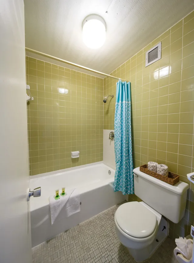 جناح بسرير كينج مع أريكة، Naples Garden Inn 2/3