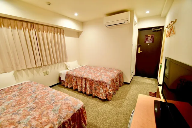 غرفة بسريرين منفصلين، Himeji Ekimae Universal Hotel Minamiguchi 2/5