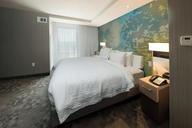 جناح بسرير كينج مع أريكة، Hotel Courtyard By Marriott Russellville 1/3