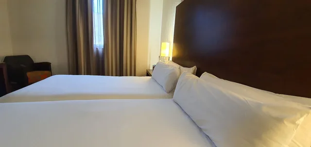 غرفة بسريرين منفصلين، Hotel Gran Ultonia 3/6
