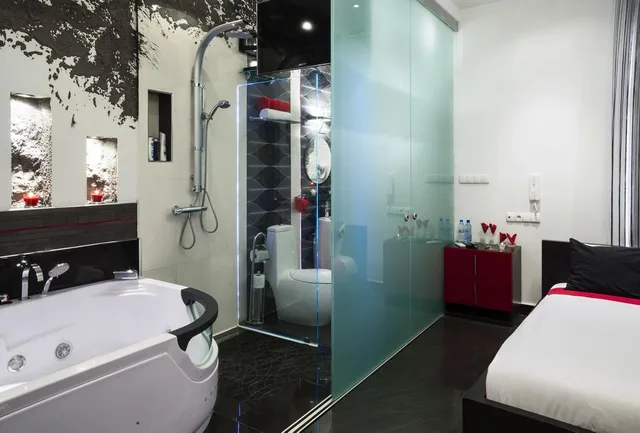 غرفة فاخرة بسرير كينج بجاكوزي، Komorowski Luxury Guest Rooms 4/4