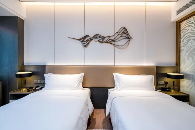 غرفة بريميوم بسريرين منفصلين، HOLIDAY INN ZHENGZHOU 1/5