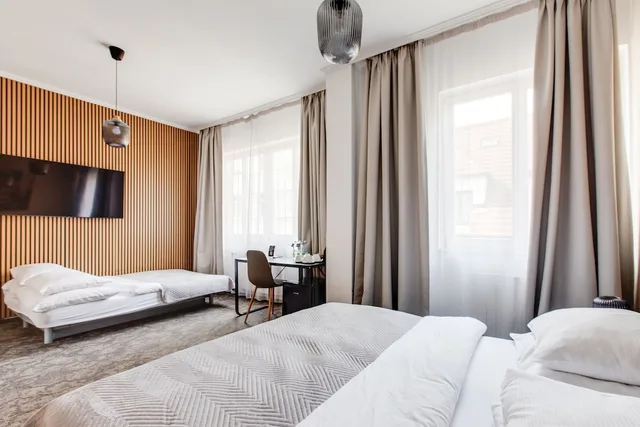 غرفة رباعية بسرير مزدوج مع أريكة، Andante Hotel 4/10
