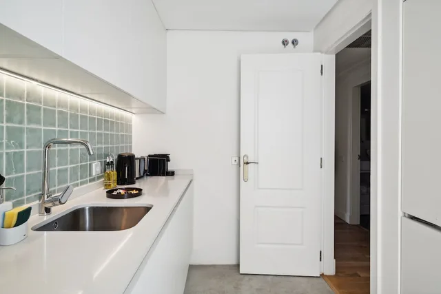 3 Bedrooms, Apartment, 1 Queen and 4 Single Beds, Sofa, Terrace, Limehome Madrid Calle de Nunez de Balboa 9/9