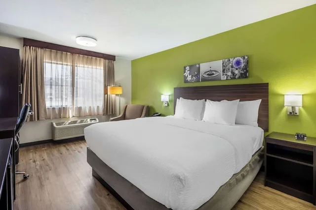غرفة قياسية بسرير كينج، Sleep Inn & Suites Salina I-135 1/5