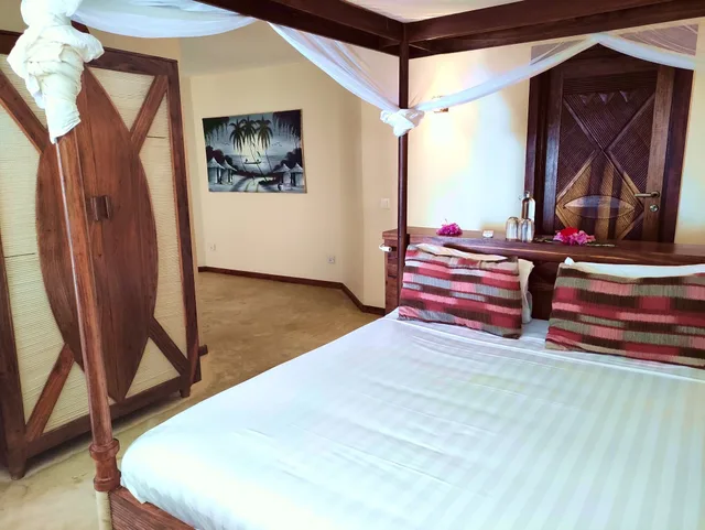 جناح كومفورت بسرير كينج وسريرين منفصلين بإطلالة على البحر بغرفتي نوم، Zanziblue 1/3