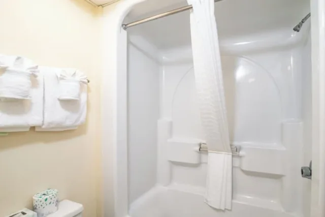 Plantation, Suite, Queen Bed، Litchfield Beach Golf Resort 9/10