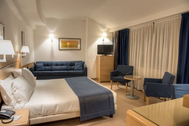 Standard, Quadruple, Queen and Twin Beds, Cardano Hotel Malpensa 3/6