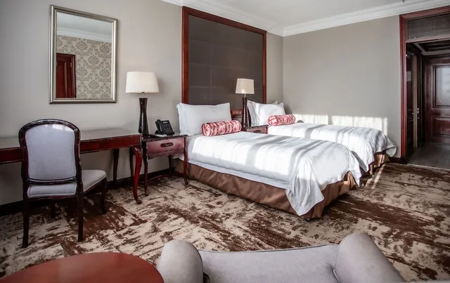 Luxury Twin Room, The Cascades Hotel At Sun City Resort 4/6