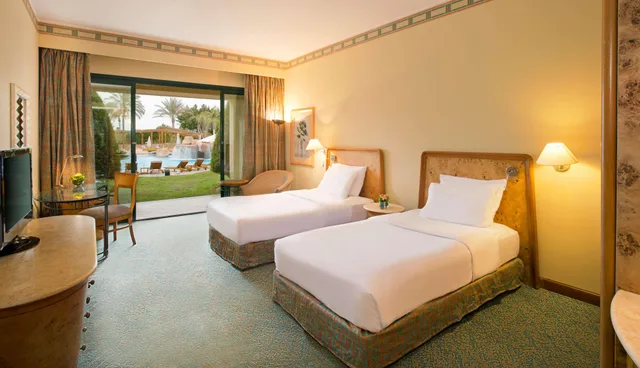 غرفة قياسية ثلاثية، Hilton Pyramids Golf Resort 1/3