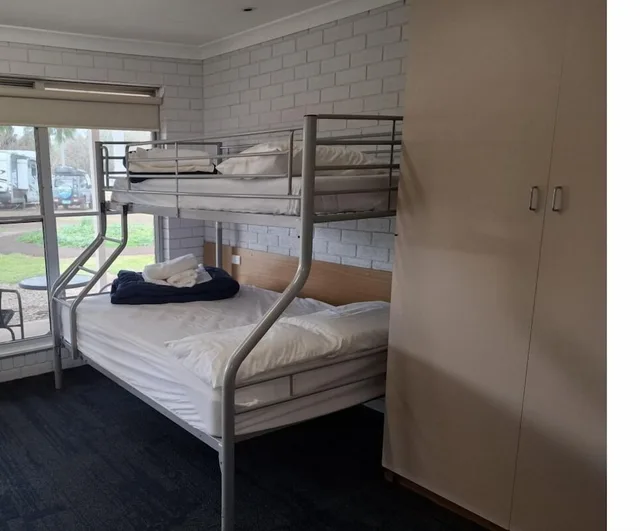 Motel, Queen Bed، Nrma Dubbo Holiday Park 1/3
