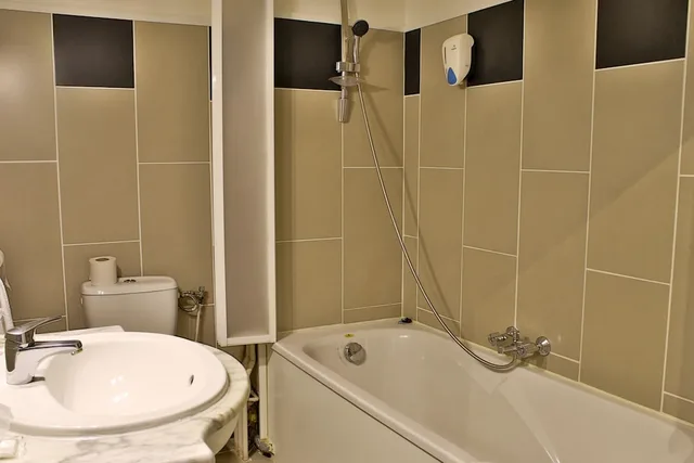 Classic, Triple, 1 Double and 1 Single Bed, Hotel Les Lavandes 6/6