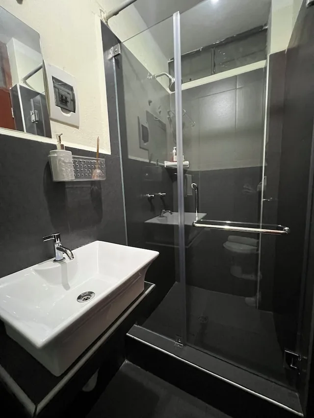 غرفة أساسية ثلاثية بسرير كوين وسرير فردي، Lima Airport Tampu B&B 8/10