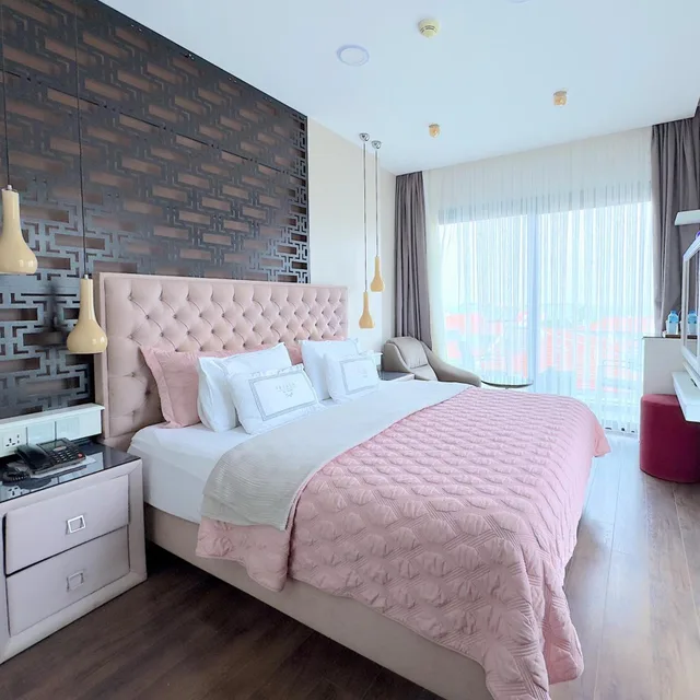 غرفة ديلوكس بسرير مزدوج بإطلالة على البحر بشرفة، Ferush Otel 1/3