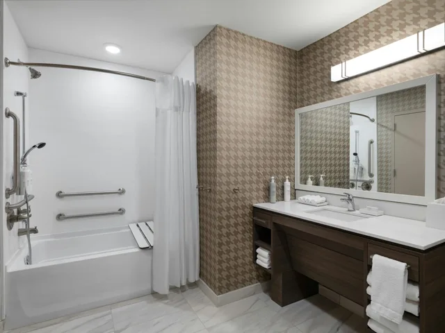 جناح استوديو بسريرين كوين لذوي الإعاقة، Home2 Suites By Hilton Brownsburg 5/7
