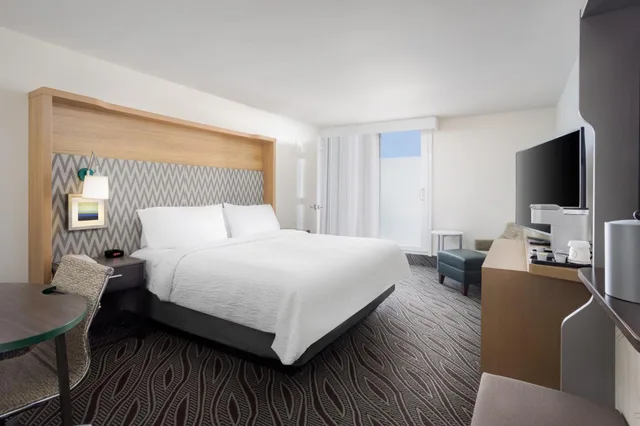 Suite, King Bed, Bunk Bed, Kids Friendly، Holiday Inn Oceanfront At Surfside Beach 2/4
