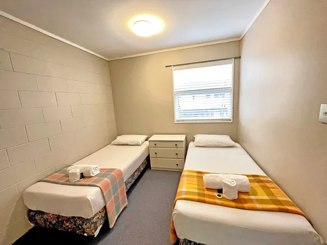 جناح جونيور بسرير كوين وسريرين فرديين بمطبخ، Mt Eden Motel 5/8