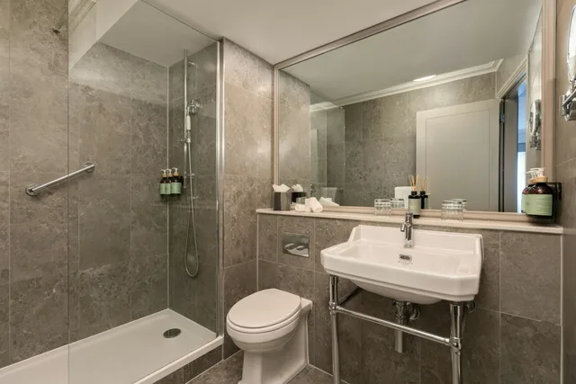 غرفة تنفيذية بسريرين منفصلين، Brooks Hotel 2/2