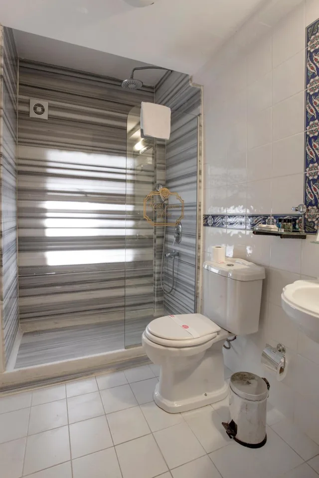غرفة ثلاثية بسرير مزدوج وسرير فردي، Garden House Istanbul 8/8