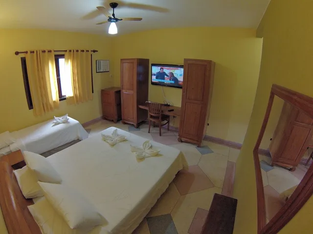 غرفة ديلوكس ثلاثية بسرير مزدوج وسرير فردي، Hotel Pousada Dos Condes 3/4
