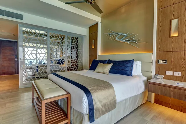 Junior Suite, Luxury, Sunset View, Sofa, Royalton CHIC Cancun, An Autograph Collection (ex Royalton Cancun) 6/10