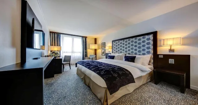 غرفة كومفورت بسريرين منفصلين بإطلالة على البحيرة، Hotel Beaulac 1/3