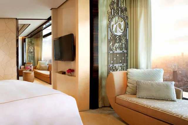 جناح كلوب بسرير كينج، The Ritz Carlton Shanghai Pudong 1/2