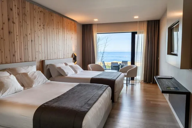 غرفة سوبيريور بسرير مزدوج بإطلالة على البحر، Pedras Do Mar Resort & Spa 1/1