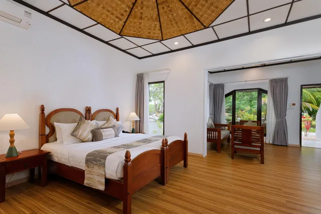 DELUXE BEACHFRONT ROOM-Transfer Excluded، Bandos Maldives 3/10