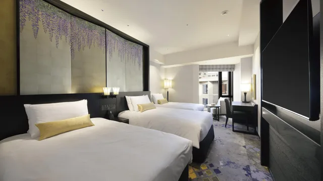غرفة ثلاثية بإطلالة على الحديقة مع دخول الصالة، The Hotel Sanraku Kanazawa 1/1