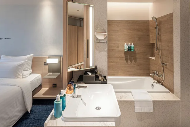 Executive, Suite, King Bed, Novotel Future Park Rangsit 6/10