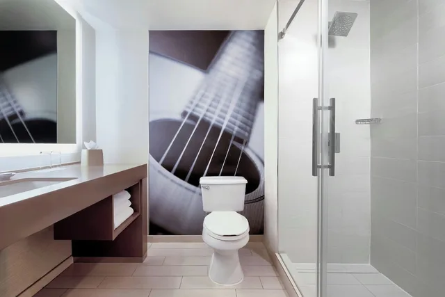 غرفة كلوب بسرير كينج، Renaissance Austin Hotel 8/10