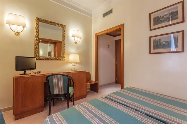 غرفة اقتصادية، Raeli Hotel Luce 1/3
