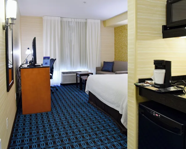 غرفة بسرير كينج لذوي الإعاقة، Fairfield Inn & Suites Hartford Airport 3/5