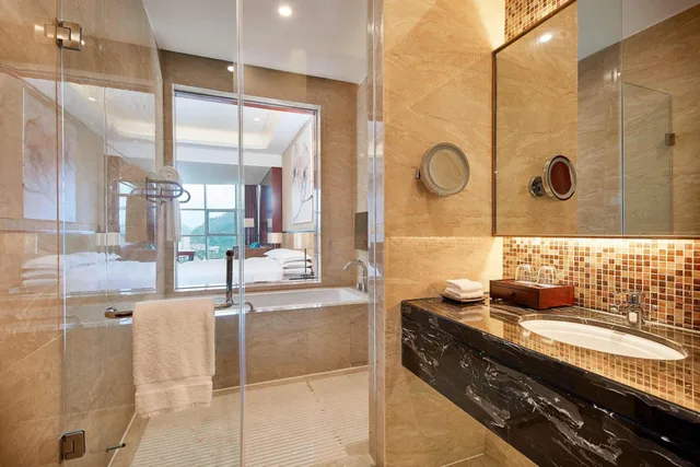 غرفة تقليدية كبيرة بسرير كينج بإطلالة على الجبل، Four Points By Sheraton Liupanshui 2/2