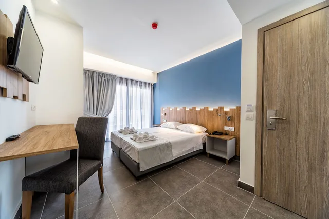 غرفة سوبيريور بسرير كوين بإطلالة على المسبح، Pollis Hotel 6/9
