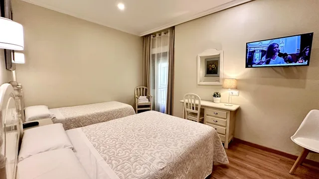 غرفة ثلاثية بثلاثة أسرّة، Hostal Toledo 4/10