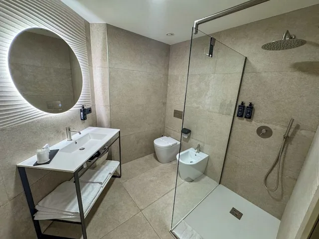 غرفة كلاسيكية رباعية بسرير كوين، Acca Sporting Hotel 9/10