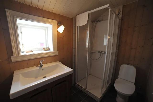 شقة بسرير مزدوج وسريرين منفصلين بـ3 غرف نوم، Reine Rorbuer - by Classic Norway Hotels 1/2