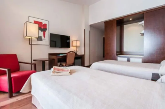 Room, Single, Isla de la Garena 2/3