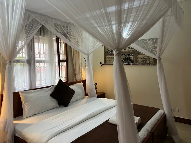 غرفة قياسية مزدوجة، Sunset hotel Entebbe 2/2