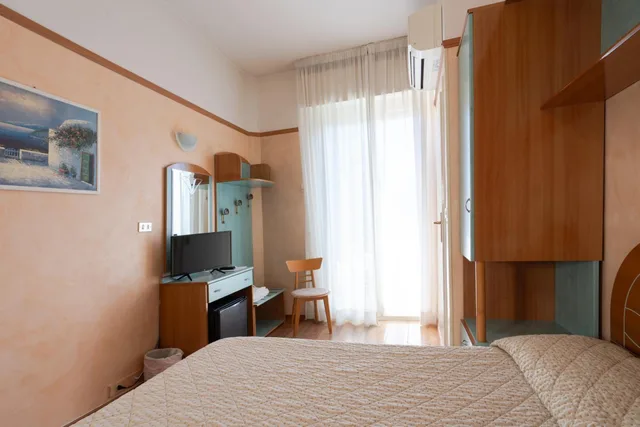 غرفة بسرير مزدوج أو سريرين منفصلين، Hotel Britannia 2/10