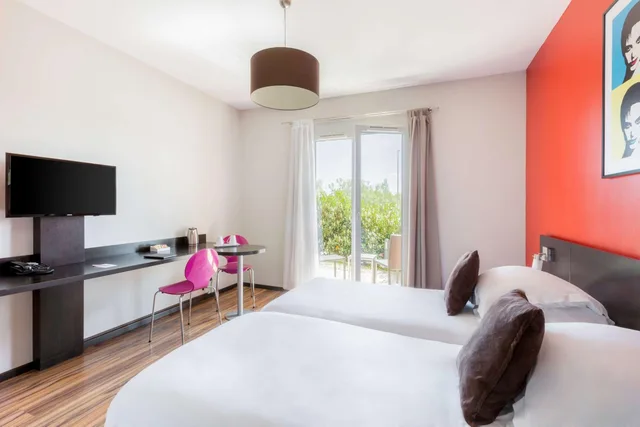 Comfort, King Bed, Executive Level, Kitchenette، Best Western Park Hotel Geneve-Thoiry 3/7