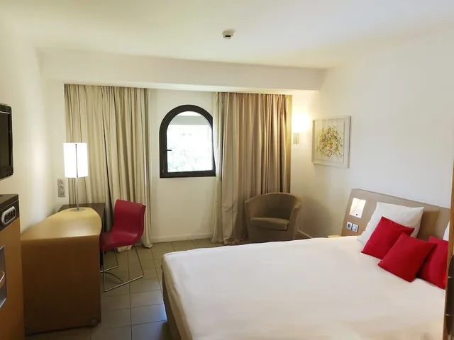 غرفة قياسية بسرير كينج، Grand Hotel Montabo 1/3