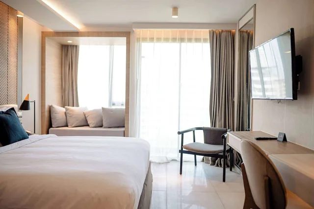 غرفة سوبيريور بسرير كينج بشرفة، Howard Johnson by Wyndham Pattaya JC 3/4
