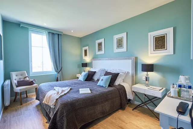 غرفة سوبيريور بسريرين منفصلين بإطلالة على البحر، Les Villas D Arromanches 2/5