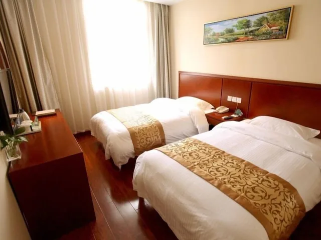 Twin Room, GreenTree Inn Shanghai Songjiang WanDa Plaza RonGMEi Road Express Hotel 1/1